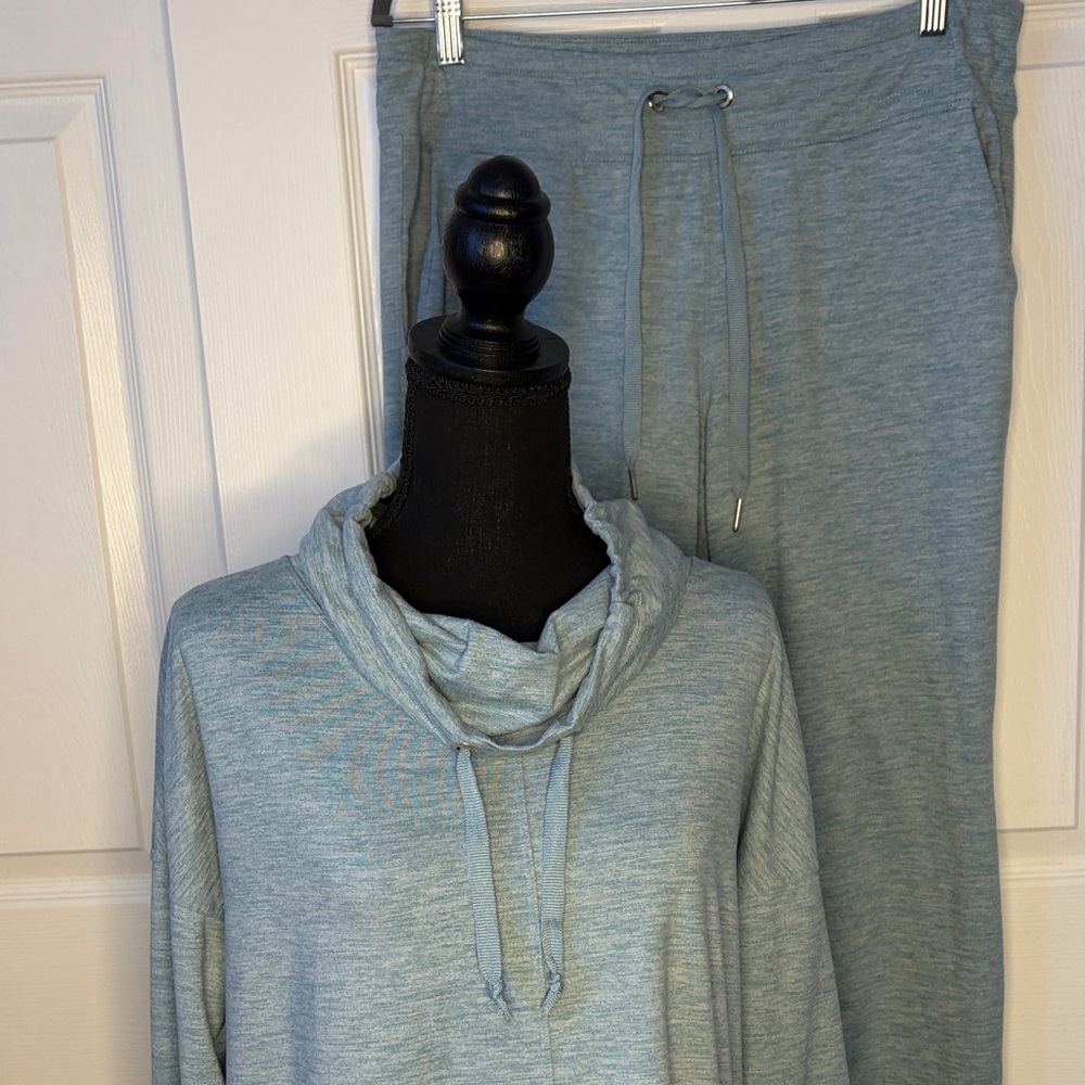 Calvin Klein Set Medium Sweatshirt with size Large Joggers. Matching set